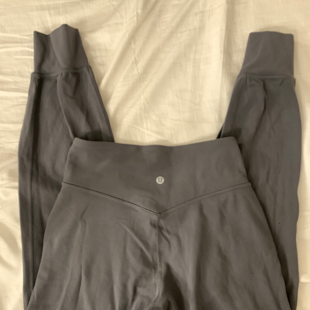 SOLD***** Lululemon Align Joggers Size 4